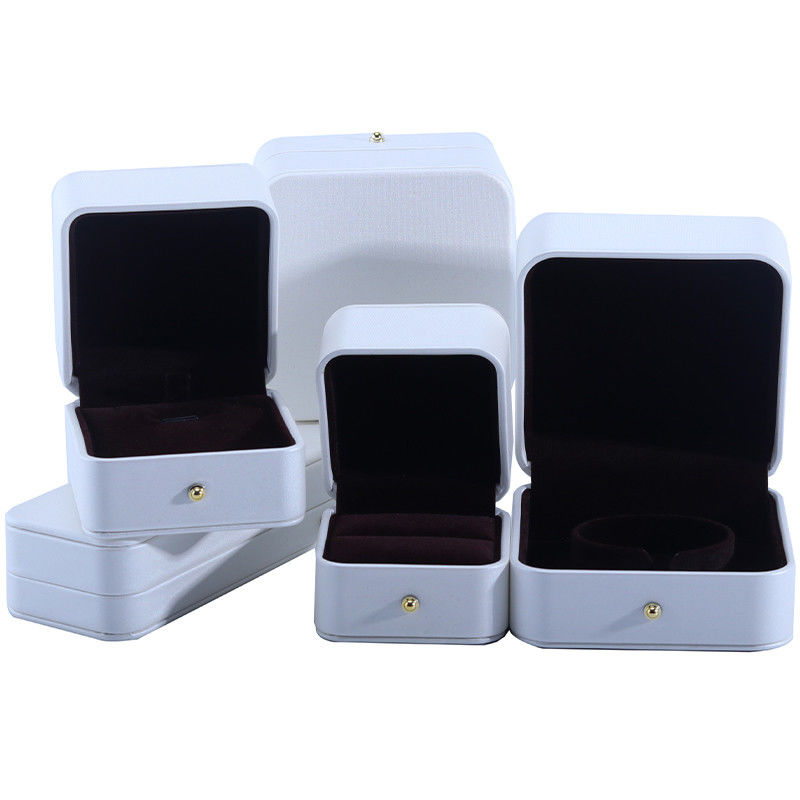 Caixa de embalagem de jóias de couro PU branco para brincos de colarinho de casamento Anel 9,5*9,5*6cm