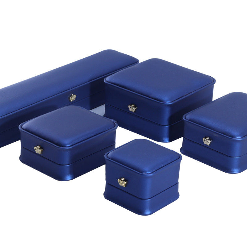 Logotipo personalizado PU Leather Crown Design Jewelry Box Set para Blue Bracelet Necklace Ring