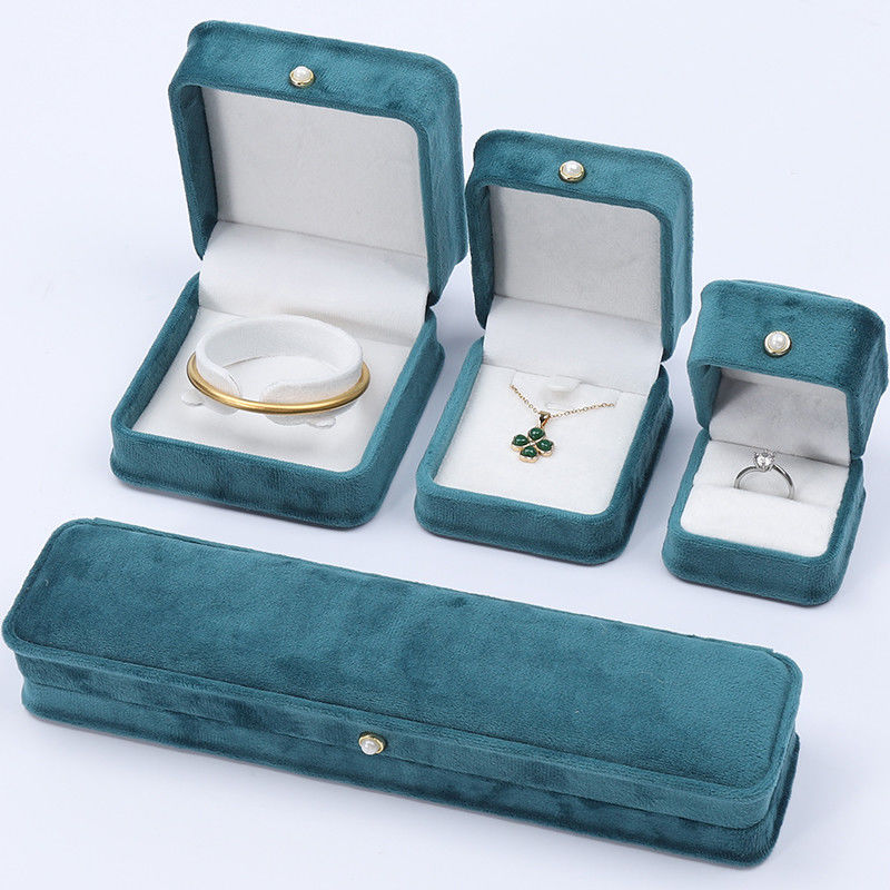 Atacado Fabricação de joias de veludo de alta qualidade Embalagem Caixa de colar personalizado Pulseira de brincos Anel conjunto de joias Embalagem de joias de veludo verde Caixa com logotipo