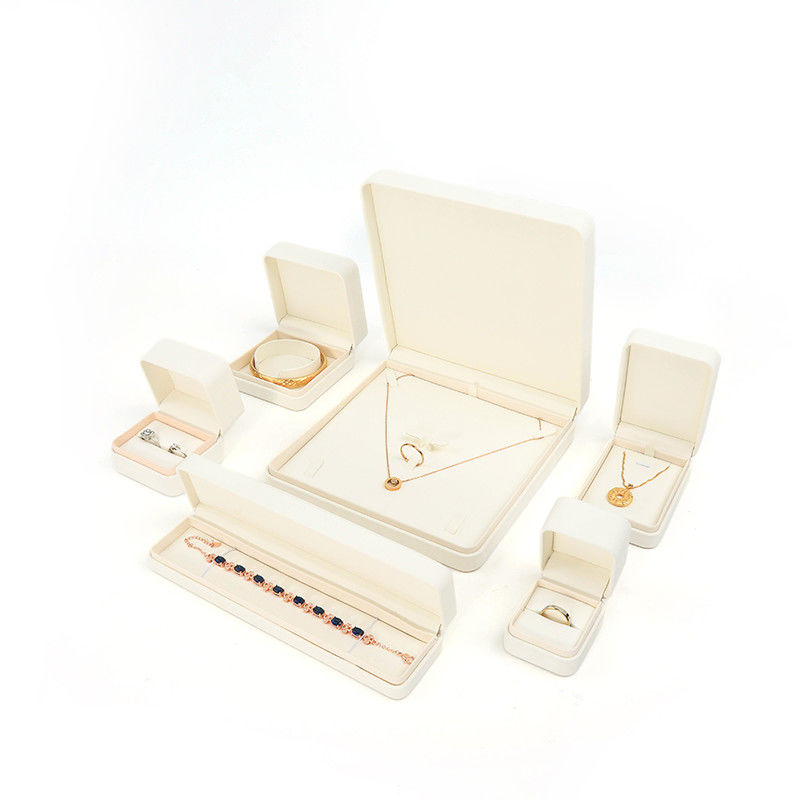 Caixa de embalagem de joias de couro branco quadrado feita à mão Luxo personalizado grande conjunto de joias Caixa para coleira pulseira brincos Anel de embalagem