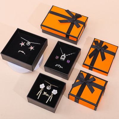 Fabricação a granel Hign end Jewelry Caixa de embalagem Logotipo personalizado Custom Luxury Necklace Bracelet Earring Ring Jewelry Set Embalagem Papel de cartão Caixa de jóias com borboleta