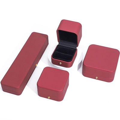 Wind Red Sleek PU Couro Joias de Armazenamento Caixa de Embalagem com Ornamento de Botão de Ouro