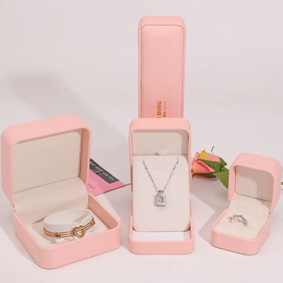 Fabricação por atacado Premium Jewelry Caixa de embalagem Logotipo personalizado Custom Necklace Pulseira Brincos Anel Embalagem Rosa Couro Caixa de jóias